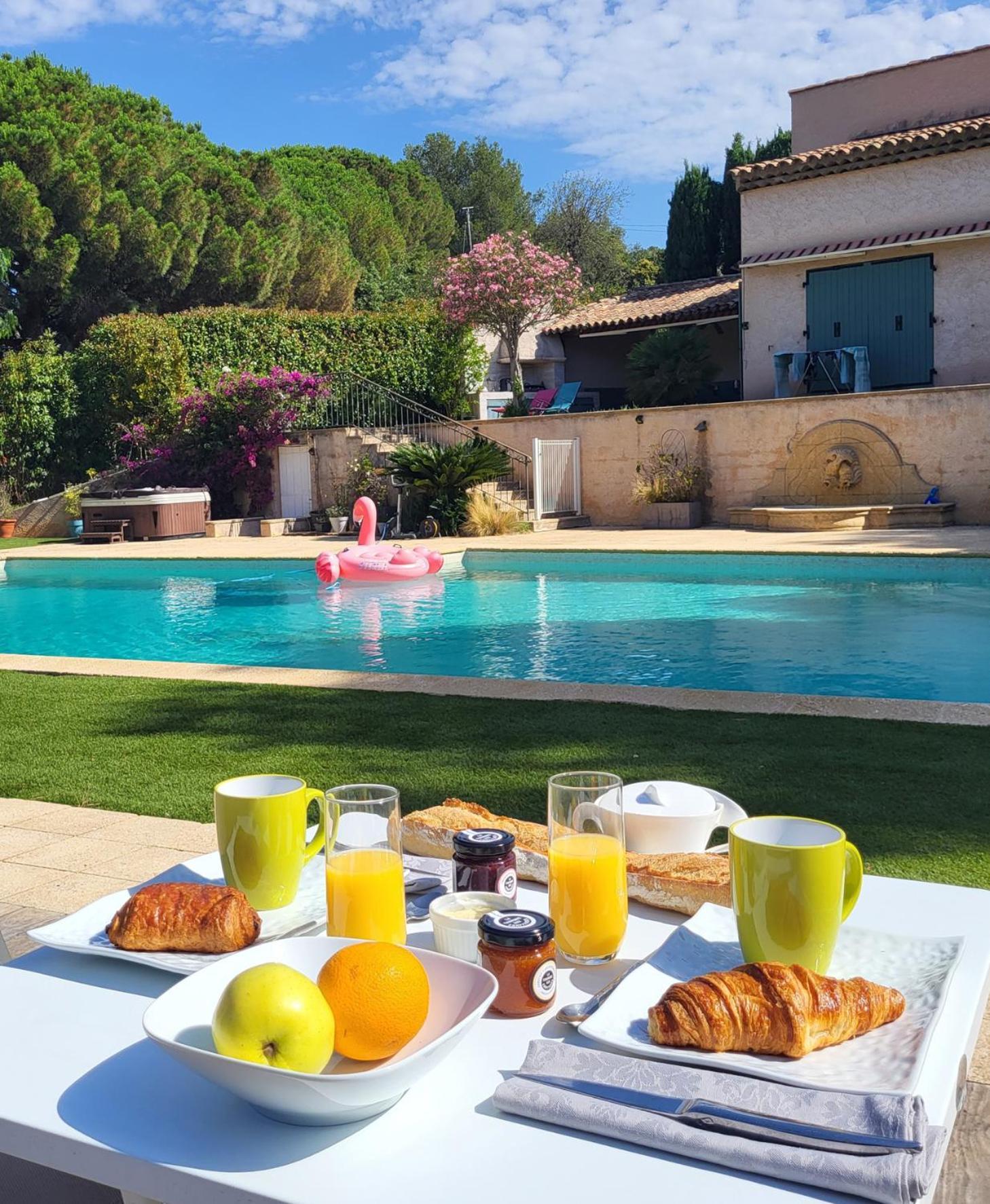 La Villa Romeo, Piscine Et Spa 圣马克西姆 外观 照片